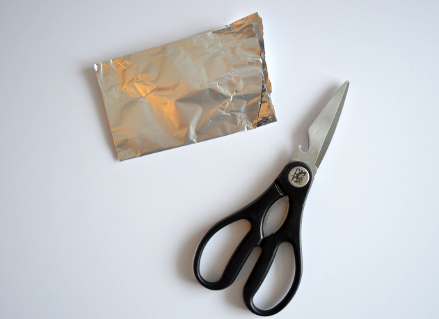Scissors Sharpening with Aluminum Foil