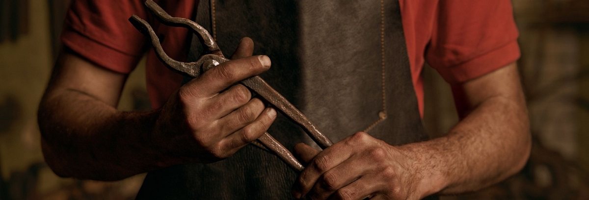 how to buy blacksmithing tongs